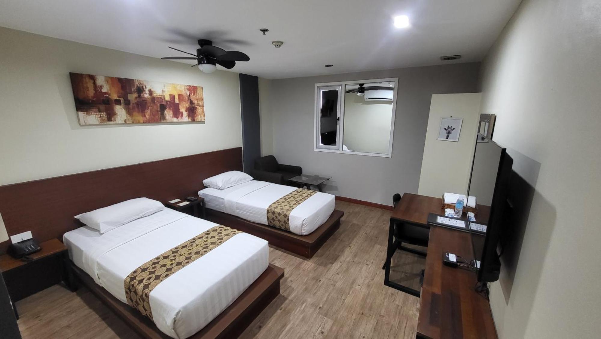 Dg Grami Hotel Paranaque City Exterior photo